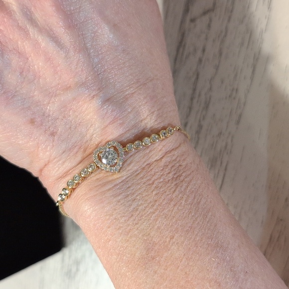 New Elegant Gold Heart Adjustable Bracelet With Cubic Zirconia. - Picture 3 of 3
